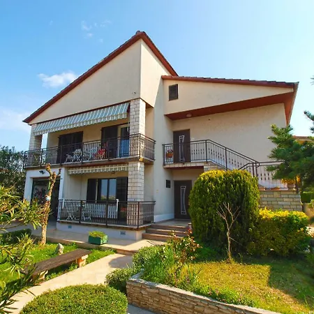 Apartamento Nadia 1844 *