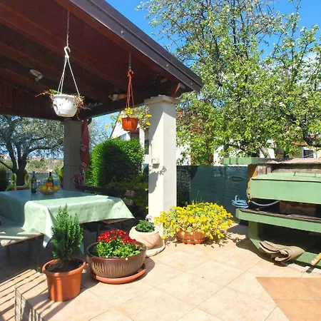 Nadia 1844 Apartamento