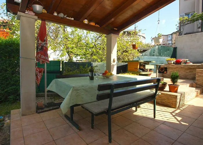 Διαμέρισμα Nadia 1844 *