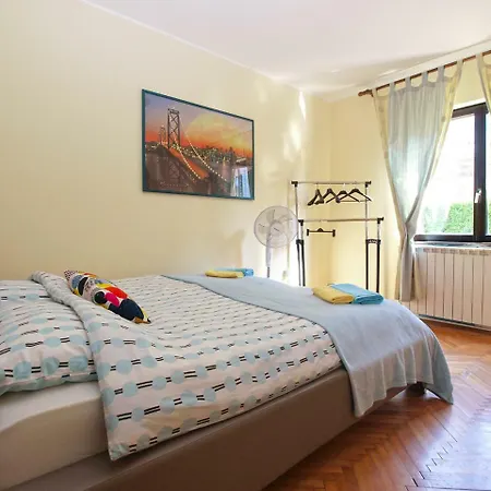 Nadia 1844 Apartment