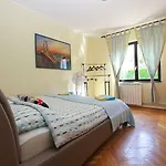 Nadia 1844 Apartment